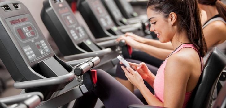 texting cell phone while exercising